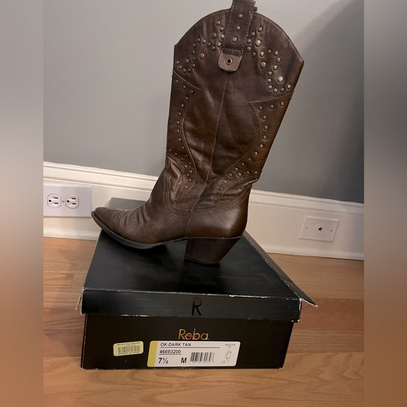 Boots - Picture 1 of 2